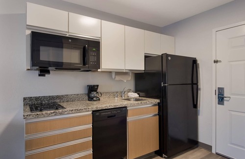 Southwest Raleigh Hotel | MainStay Suites Raleigh - Cary