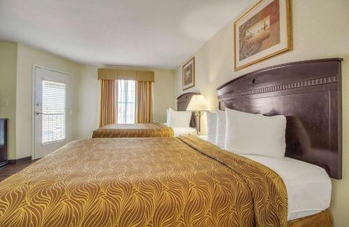 Astrodome Hotel | MainStay Suites Texas Medical Center-Reliant Park