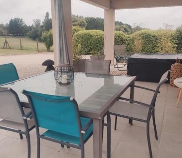 Saint-Vincent-le-Paluel Casa | Maison 3 étoiles avec piscine et jacuzzi extérieur près de Sarlat