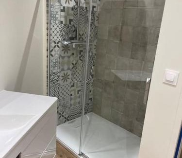 Perigueux Casa | Maison 5 chambres 3sdb en ville avec piscine