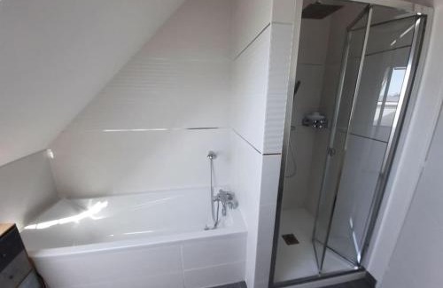 Saint-Meloir-des-Ondes Casa | Maison 6 personnes