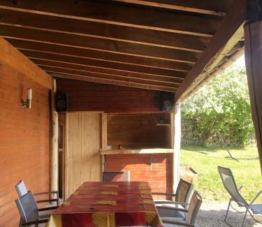 Vernoux-en-Vivarais Casa | Maison 6 Personnes Avec Piscine