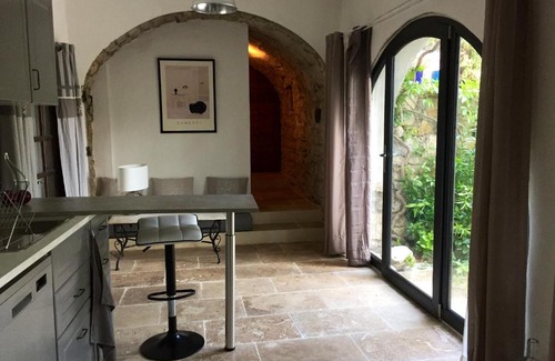 Saint-Andre-de-Cruzieres Casa | Maison accueillante à Saint-André-de-Cruzières avec piscine partagée