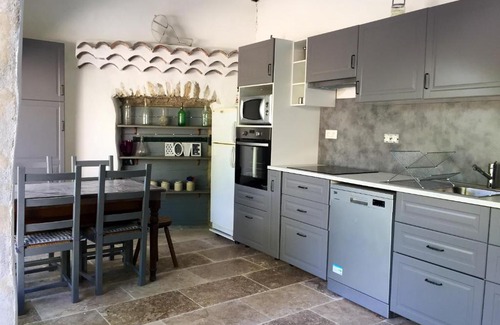 Saint-Andre-de-Cruzieres Casa | Maison accueillante à Saint-André-de-Cruzières avec piscine partagée