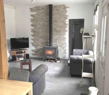 Athee-sur-Cher Casa | Maison accueillante à Bléré avec cheminée et terrasse