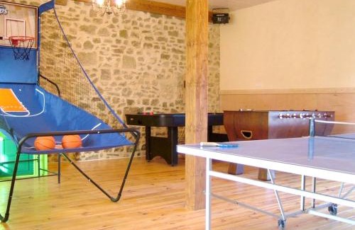 Nehou Casa | Maison accueillante à Néhou avec piscine partagée