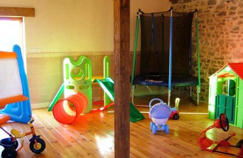 Nehou Casa | Maison accueillante à Néhou avec piscine partagée