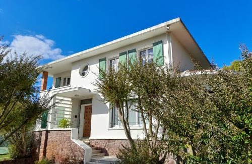 Labouheyre Casa | Maison Art Deco-5 suites, piscine, clim, parking