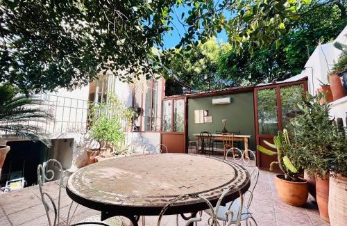 Montpellier-Centre Casa | Maison atypique au coeur de Montpellier, cours et parking
