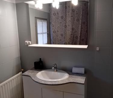 Saint-Denis-de-Pile Casa | Maison au bord de l'eau et au calme pour les vacances
