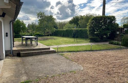 Saint-Prest Casa | Maison au calme avec spa et rivière à côté de CHARTRES