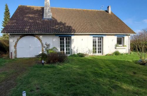Condette Casa | Maison au calme avec jardin près du Château, forêt et plage
