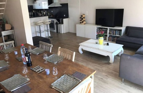 Gradignan Casa | Maison AU Calme, Quiet House, 20 Minutes Bordeaux