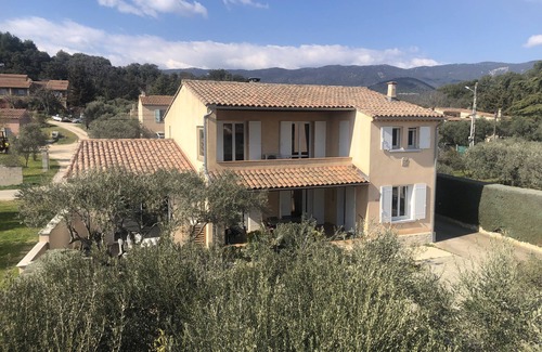 La Motte-dʼAigues Casa | Maison au Pied du Luberon