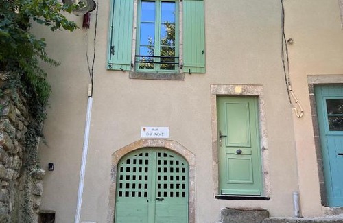 Champeix Casa | Maison au pied du château + parking privé