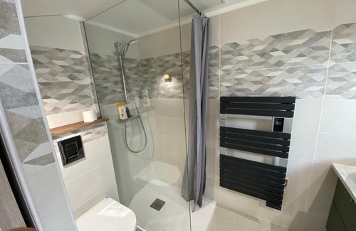 Champeix Casa | Maison au pied du château + parking privé