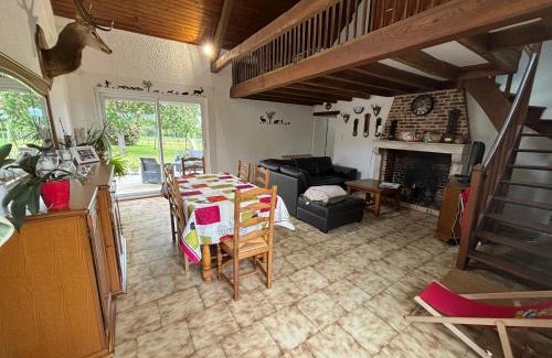 Saint-Bonnet-Troncais Casa | Maison avec jardin clos, à quelques pas de la forêt de Tronçais