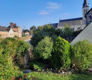 Cour-Maugis sur Huisne Casa | Maison avec jardin dans petit bourg typiquement Percheron - Le Colombier