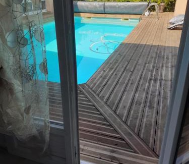 Castelnau-de-Medoc Casa | Maison avec piscine