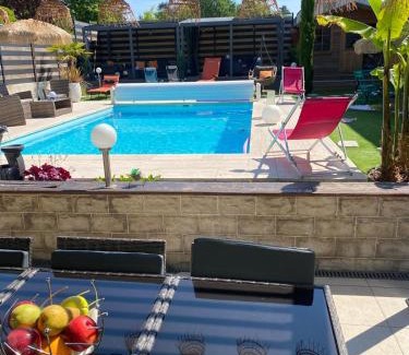 Saran Casa | Maison avec piscine chauffée jacuzzi a1 heure paris 10 mn du centre ville