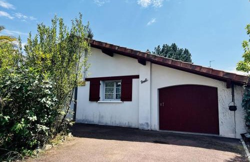 Espelette Casa | Maison Basque T4 à Espelette : 5 adultes + 2 enfants, Internet, Jardin, Animal OK - FR-1-495-2