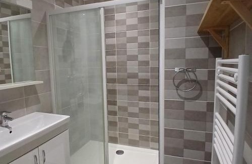 Chateauneuf-les-Bains Casa | Maison calme et paisible