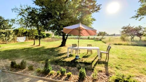 Bucheres Casa | Maison Calme 14 personnes, piscine, jardin et parking