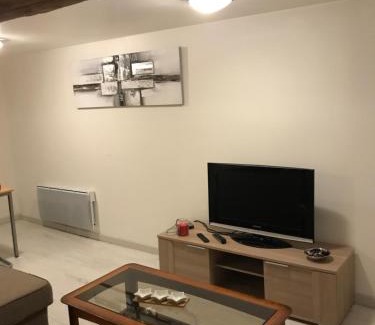 Nerac Apartamento | Maison chaleureuse au centre ville