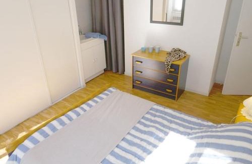 Bagneres-de-Luchon Casa | Maison Charmante 6 Pers, 3 Ch, Terrasse, Jardin, Proche Marché et Télécabine à Luchon - FR-1-313-158
