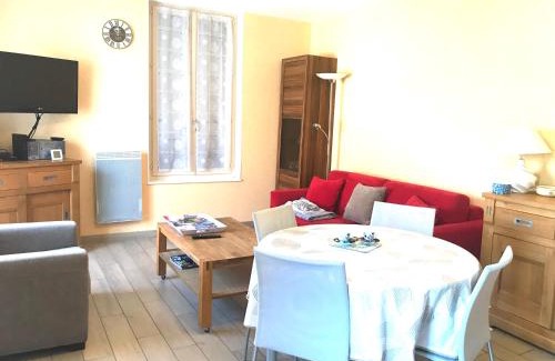 Republique Apartamento | MAISON CHOLLET - Centre - Prox. Thermes - Terrasse