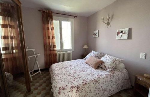 Vallon-Pont-d'Arc Casa | Maison climatisée 3 chambres avec terrasse, grand terrain et accès rivière, proche Vallon Pont d'Arc - FR-1-382-118