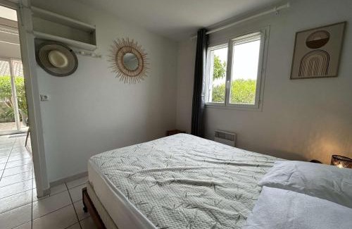 Saint-Pierre-la-Mer Casa | Maison climatisée avec 2 pièces et mezzanine, 5 couchages, parking, St Pierre la Mer - FR-1-229D-159