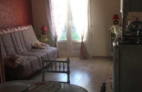 Meusnes Casa | Maison climatisée avec jardin à 10 km du Zoo de Beauval, idéale pour randonnées et visites de châteaux. - FR-1-491-428