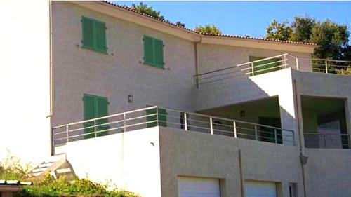 Oletta Casa | Maison confortable avec vue sur la mer et la montagne à Oletta.
