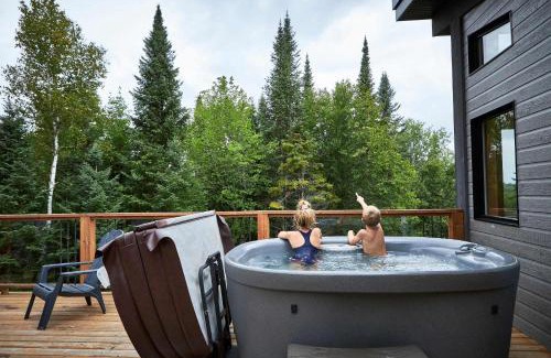 Lac-Superieur Chalet De Esquí | Maison contemporaine Tremblant- Spa & tranquillité