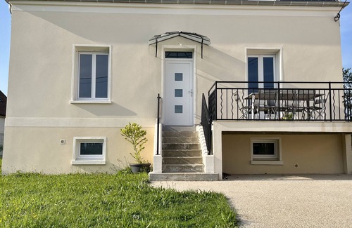 Villeneuve-Saint-Denis Casa | Maison de Charme à 5 min de Disney Paris