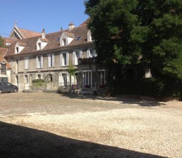 Juilly Cama Y Desayuno | Maison d'hôtes la Ferme De L'abbaye