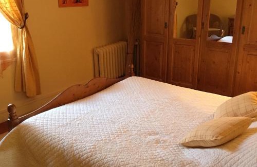 Juilly Cama Y Desayuno | Maison d'hôtes la Ferme De L'abbaye