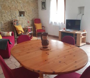Carla-de-Roquefort Casa | Maison dans un village calme