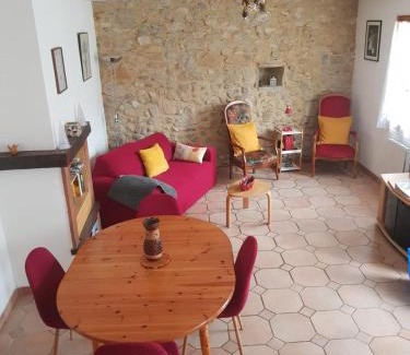 Carla-de-Roquefort Casa | Maison dans un village calme