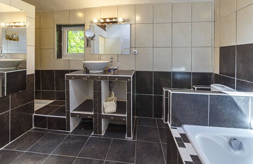 Gennes-sur-Glaize Casa | Maison de campagne avec piscine à 30min de Laval