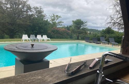 Agonac Casa | Maison de campagne avec grande piscine