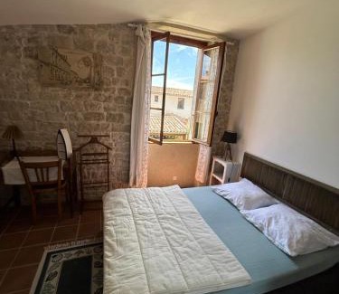 Sainte-Marie-de-Re Casa | Maison de charme cœur village - cour et terrasse extérieure à 200m de la mer