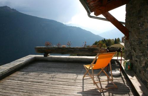 Seez Casa | Maison de charme à Séez avec vue sur montagne, cheminée
