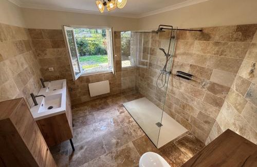 Gordes Casa | Maison de charme avec jacuzzi, vue sur Gordes à 5mn du centre du village