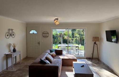 Gordes Casa | Maison de charme avec jacuzzi, vue sur Gordes à 5mn du centre du village