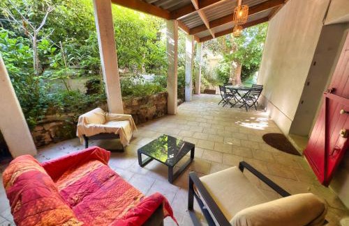 Les Chutes Lavie Casa | Maison de Charme Classée 3 étoiles - Calme, Jardin, Salle de Sport, Piscine