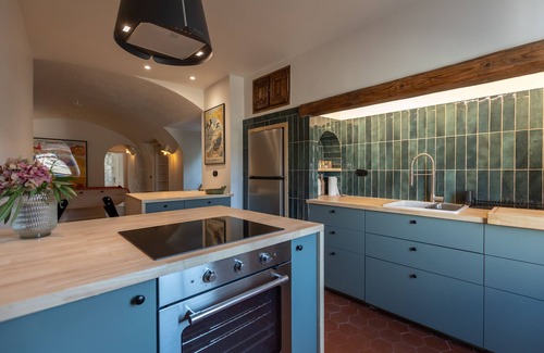 Berrias-et-Casteljau Casa | Maison de Caractère au Coeur du Village de Berrias. Charme Délicieusement Rétro