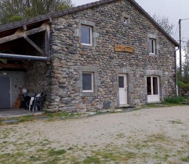 Saint-Julien-Chapteuil Casa | Maison de village gîte de "La Roche"