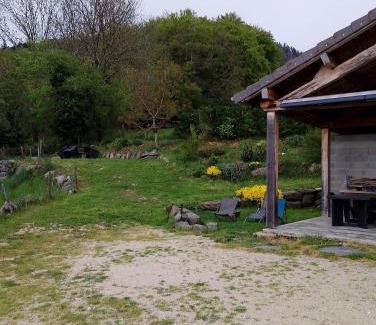 Saint-Julien-Chapteuil Casa | Maison de village gîte de "La Roche"